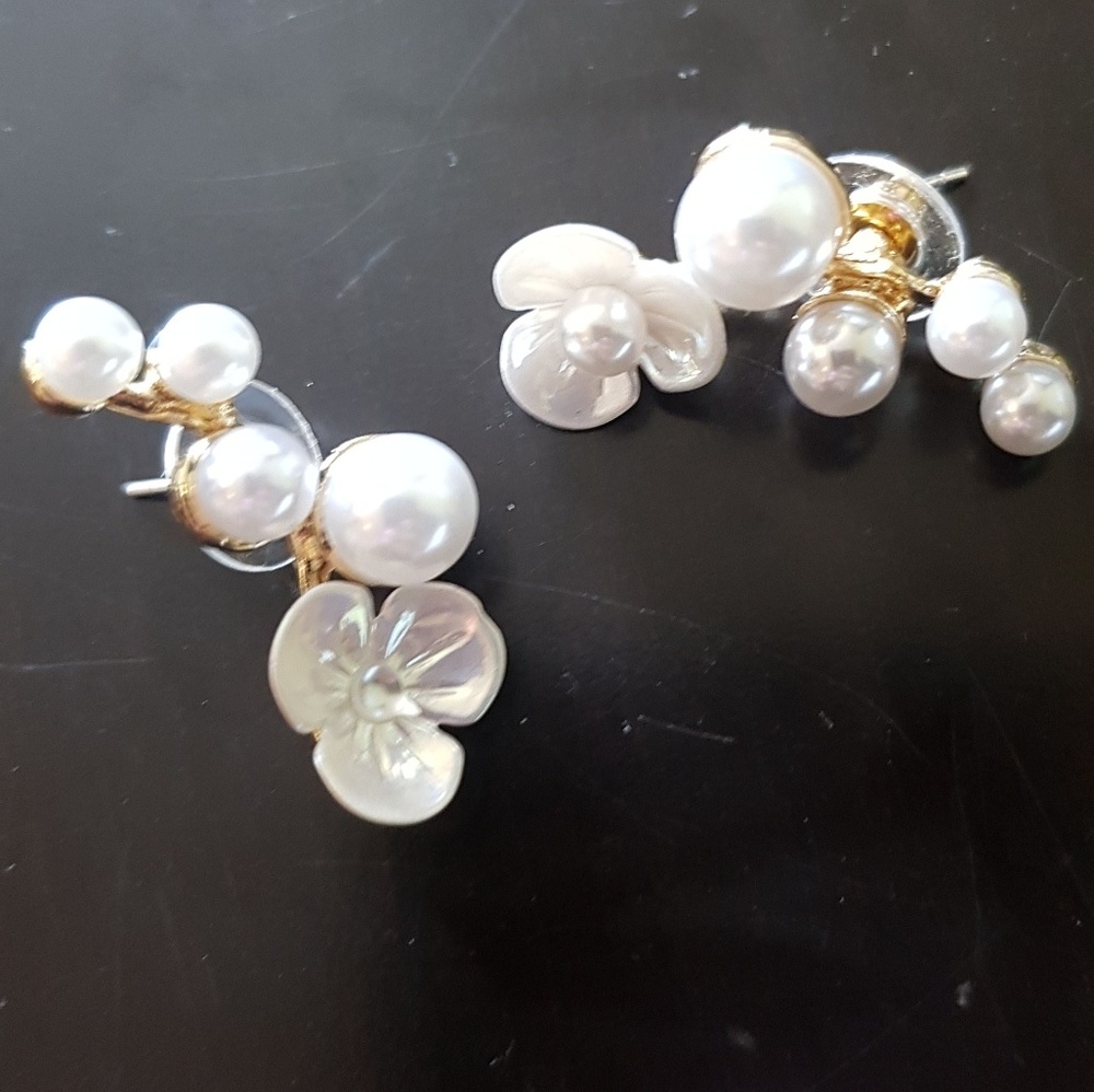 Jewel - Picture 2 of 8